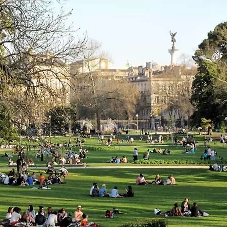 Lovely In Chartrons With Terrace Apartment